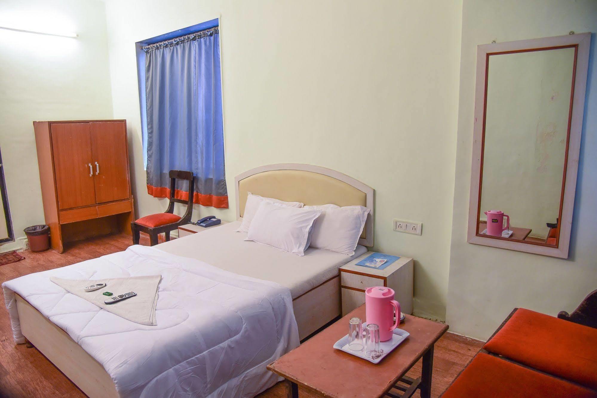 Hotel Evergreen Bombay Exterior foto
